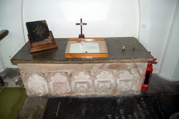 Medieval tomb chest March 2010